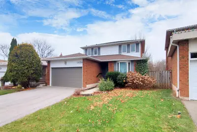 Detached in Oakville