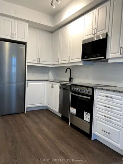 Condo Apartment in Oakville