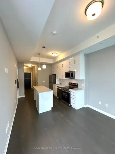 Condo Apartment in Milton