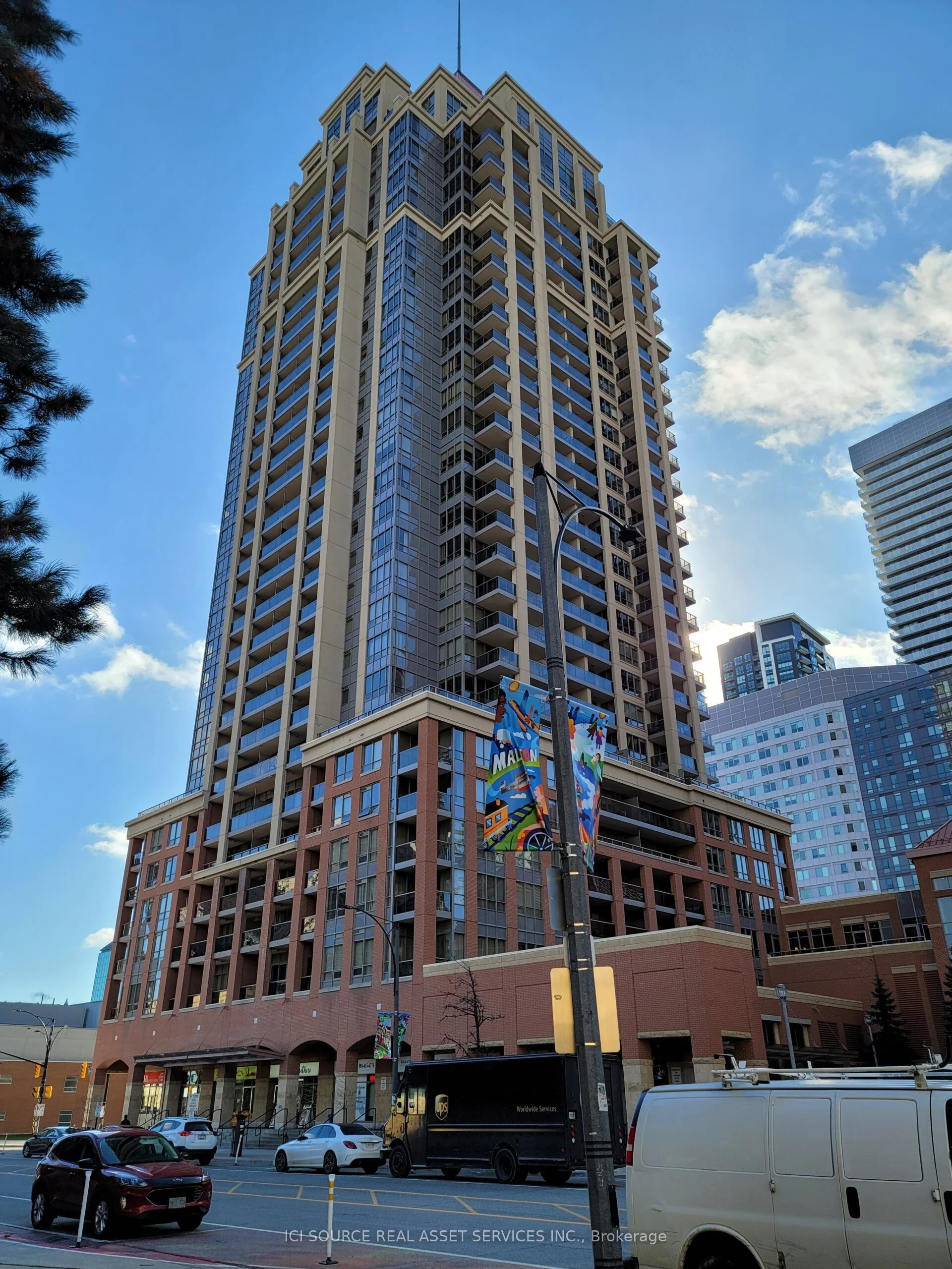 Condo Apartment in Mississauga