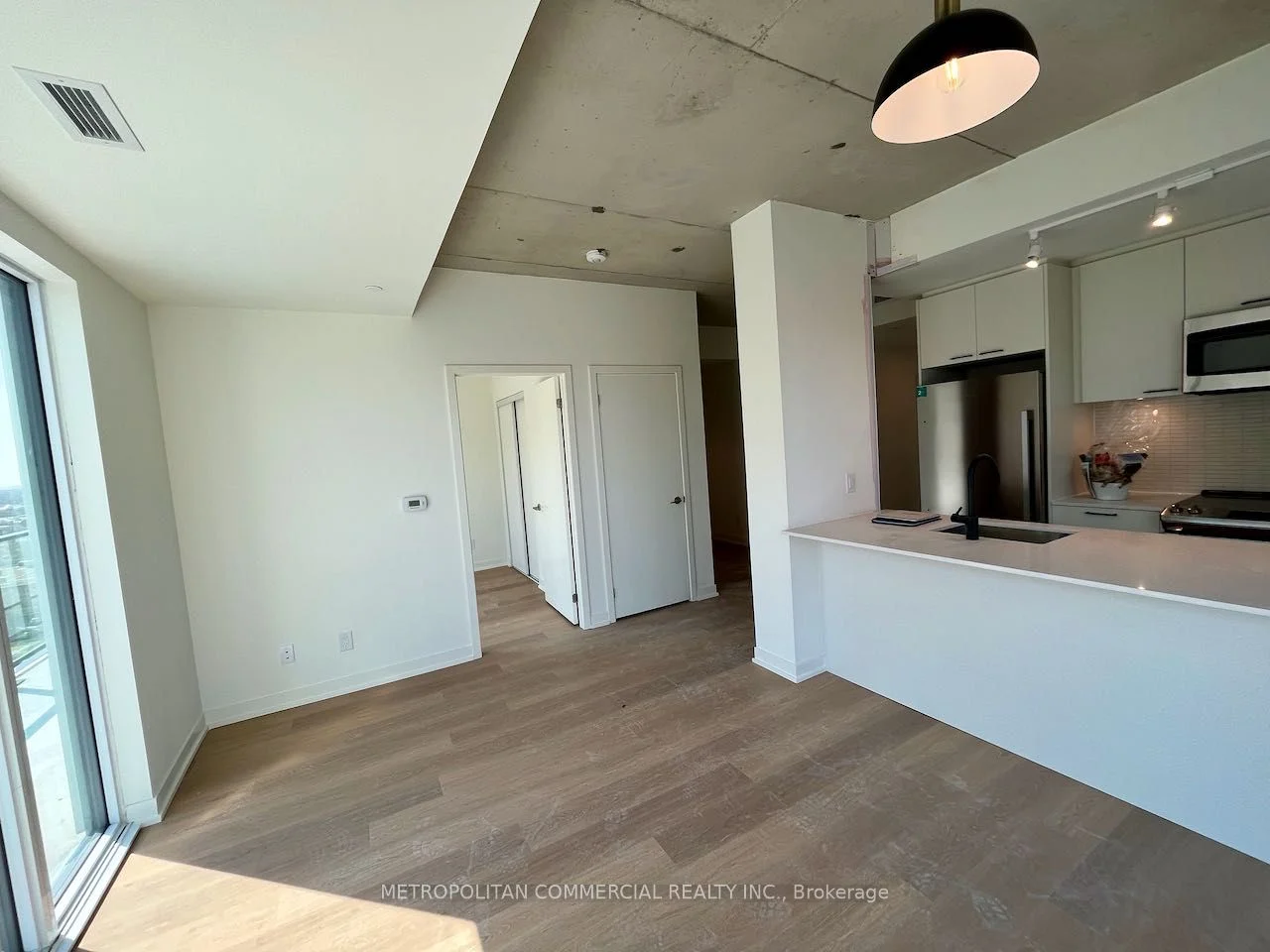 1808 St Clair Avenue W 904, Toronto W03, ON M6N 1J5