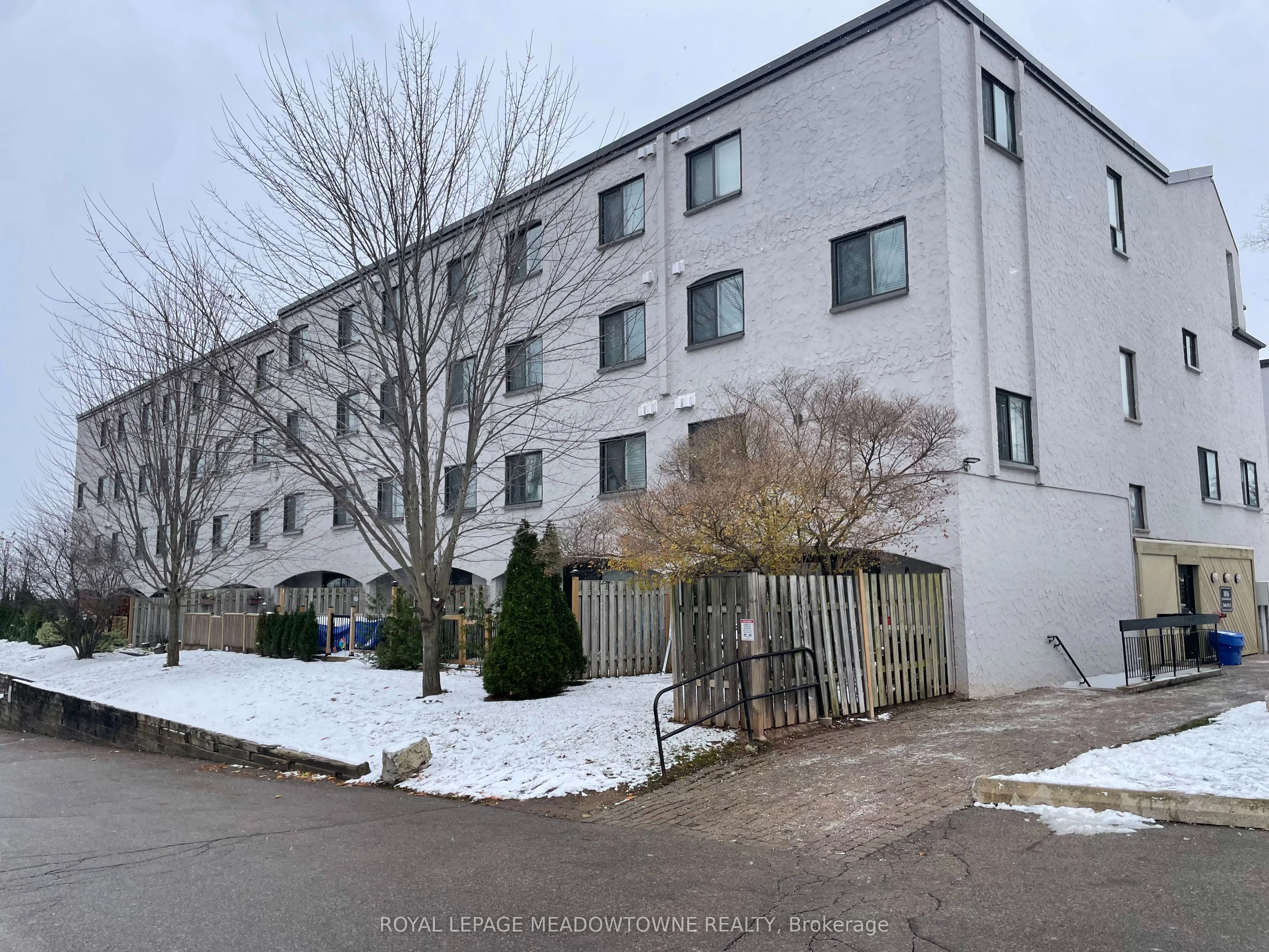 1016 Falgarwood Drive 50, Oakville, On L6h 2p5