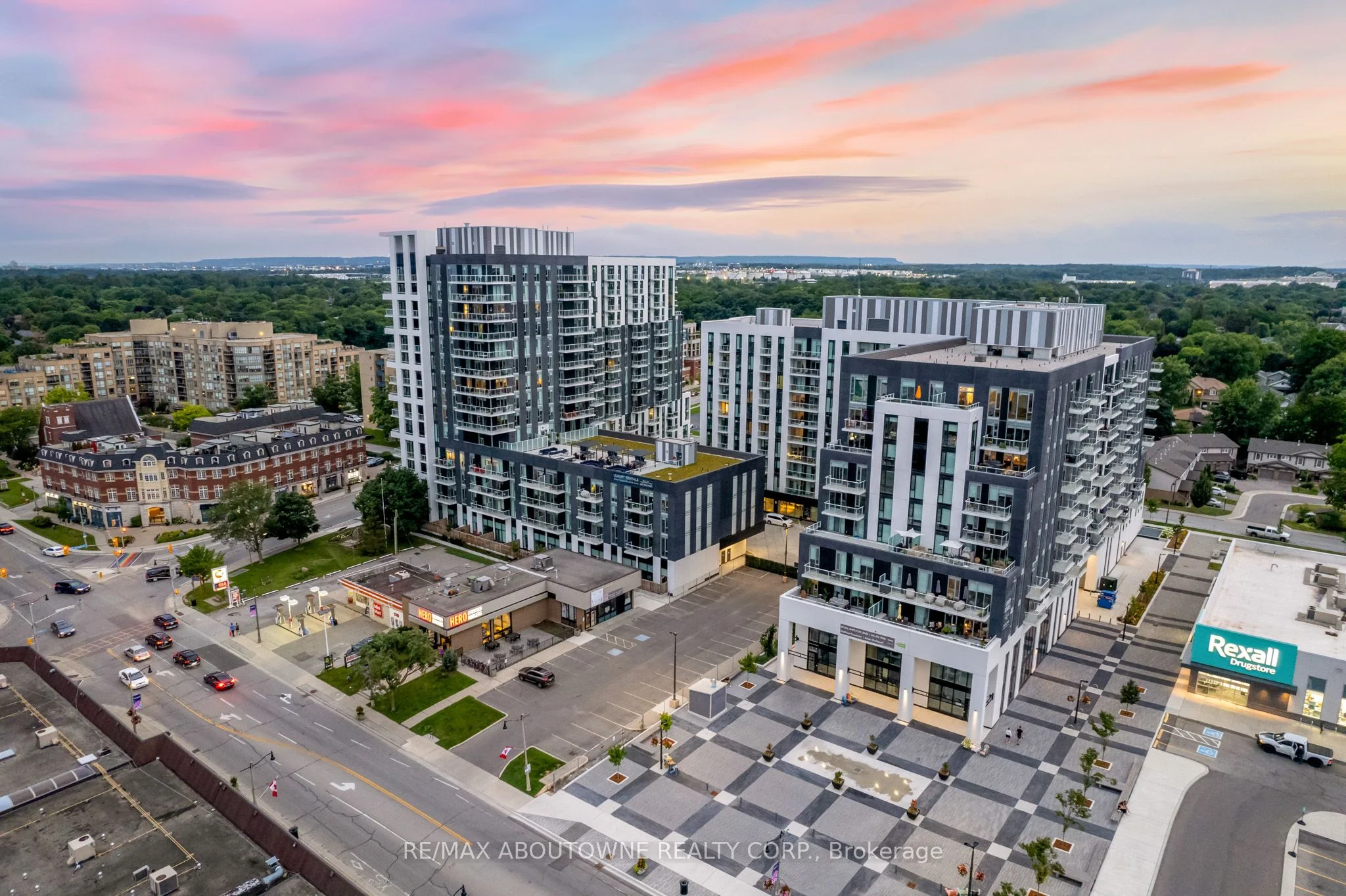 133 Bronte Road 918, Oakville, On L6l 3c1