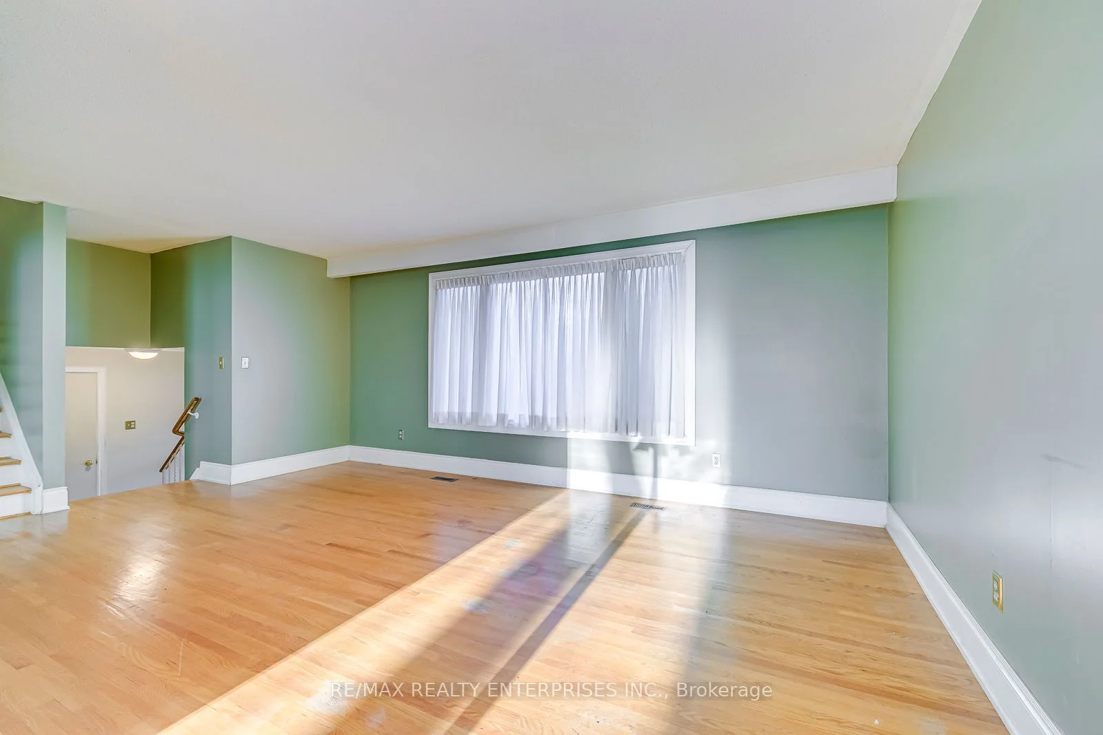 468 Anthony Drive, Oakville, ON L6J 2K5
