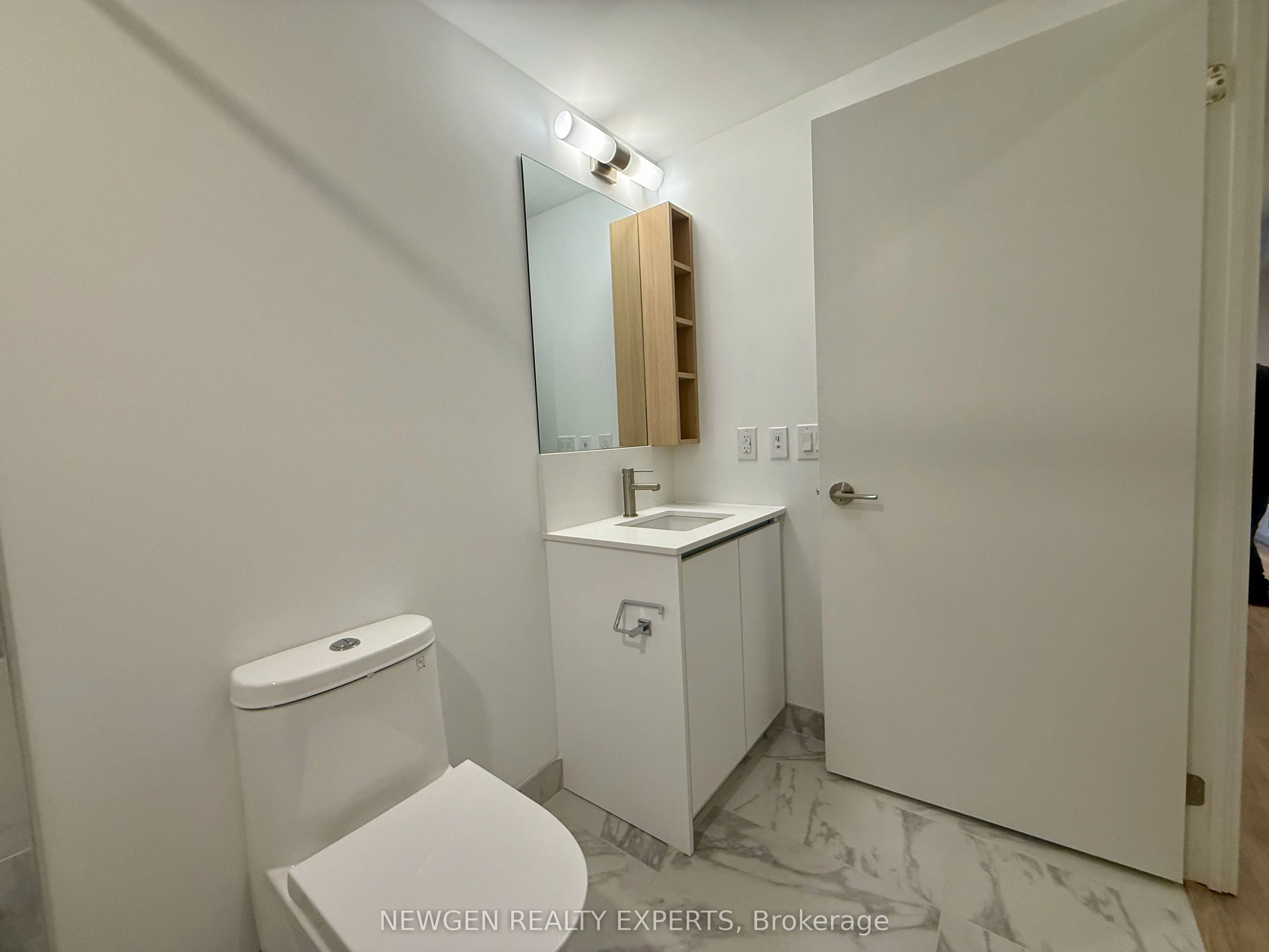 1100 Sheppard Avenue W LPH-31, Toronto W05, ON M3J 0H1