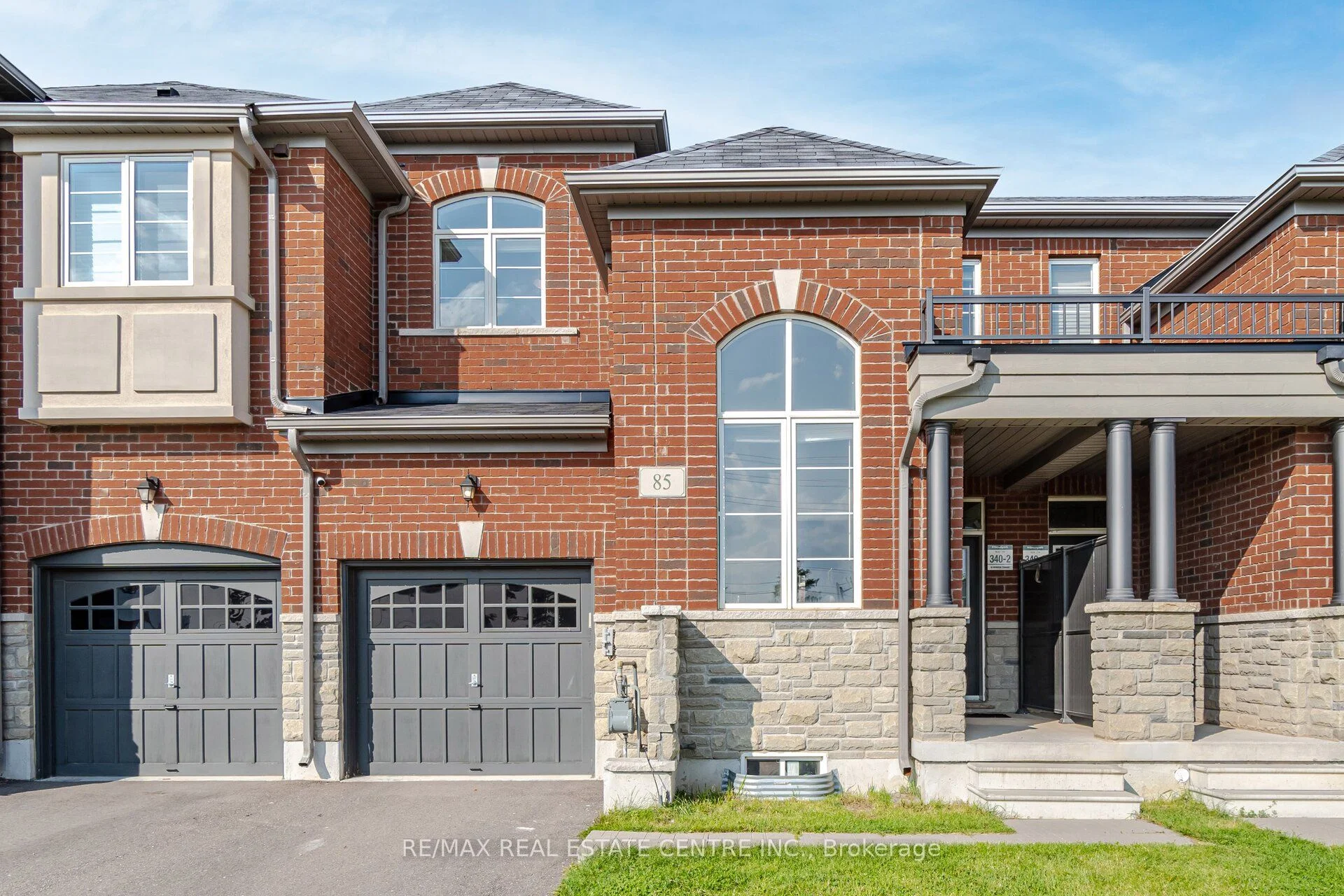 Att/Row/Townhouse in Milton