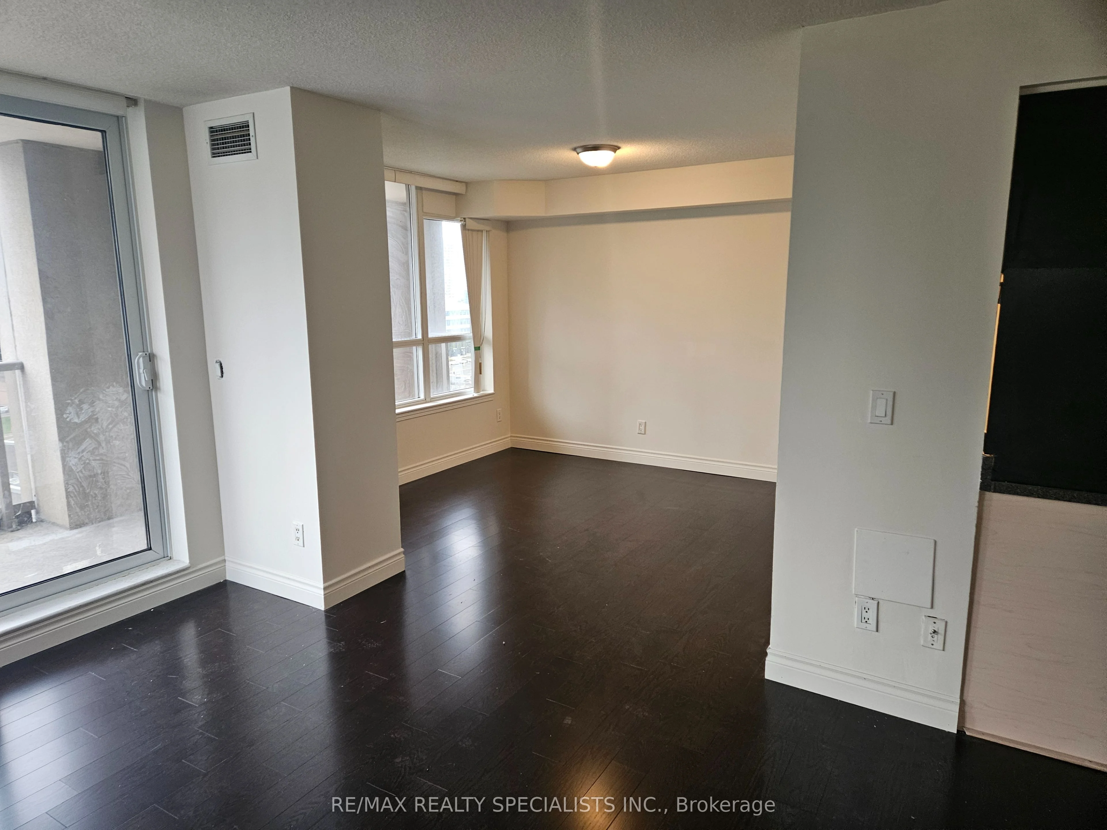 4080 Living Arts Drive 1111, Mississauga, ON L5B 4N3