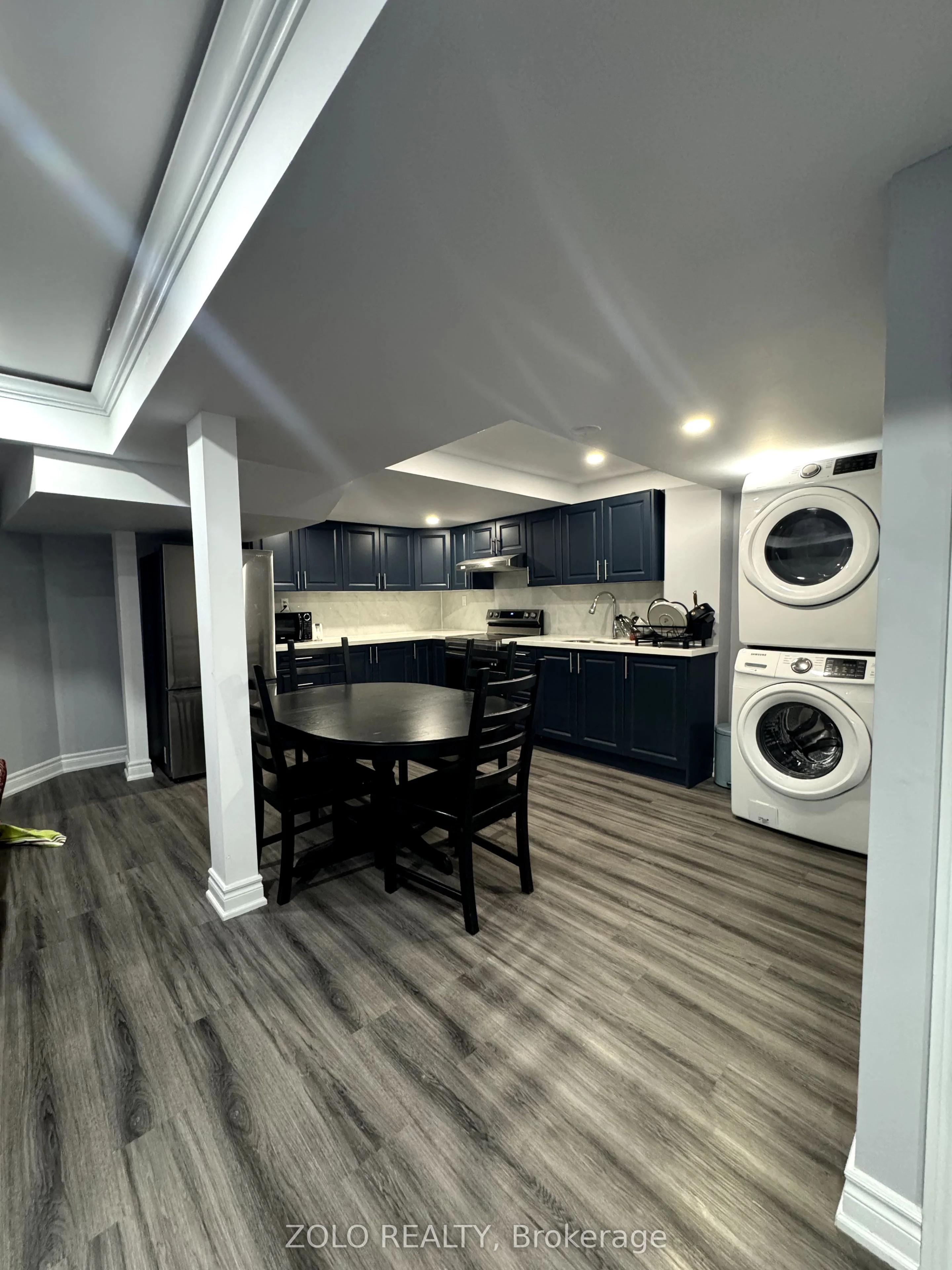 5233 Floral Hill Crescent, Mississauga, ON L5V 1V4