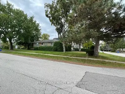 Detached in Oakville