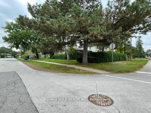 320 Sherin Drive, Oakville, ON L6L 4J1
