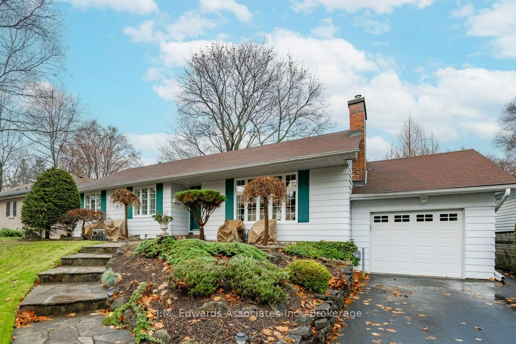 Detached in Burlington