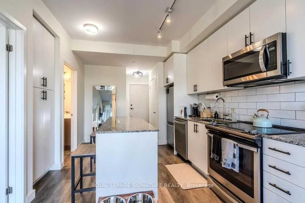 168 Sabina Drive 216, Oakville, On L6h 0w5