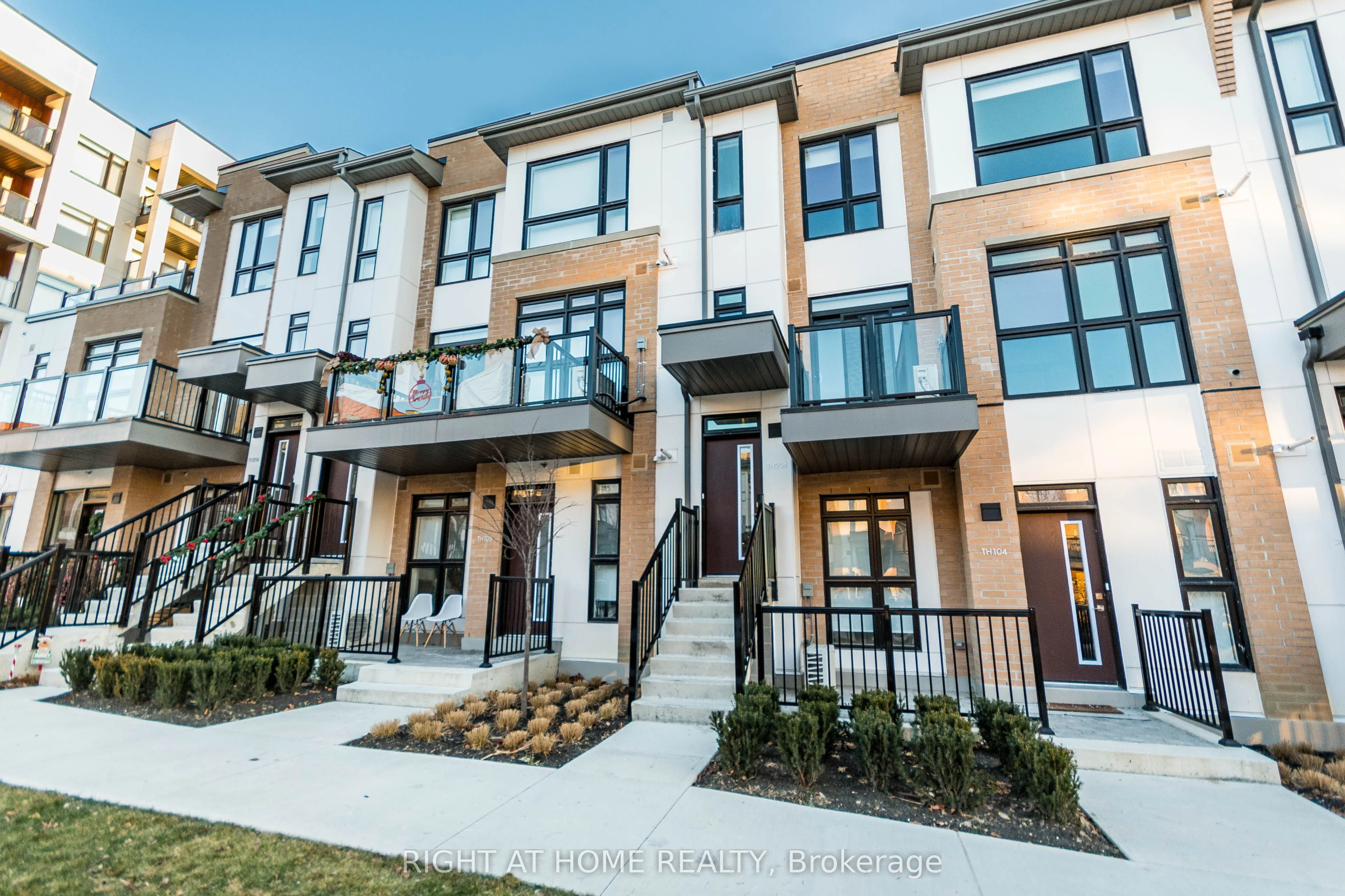 Condo Townhouse in Toronto