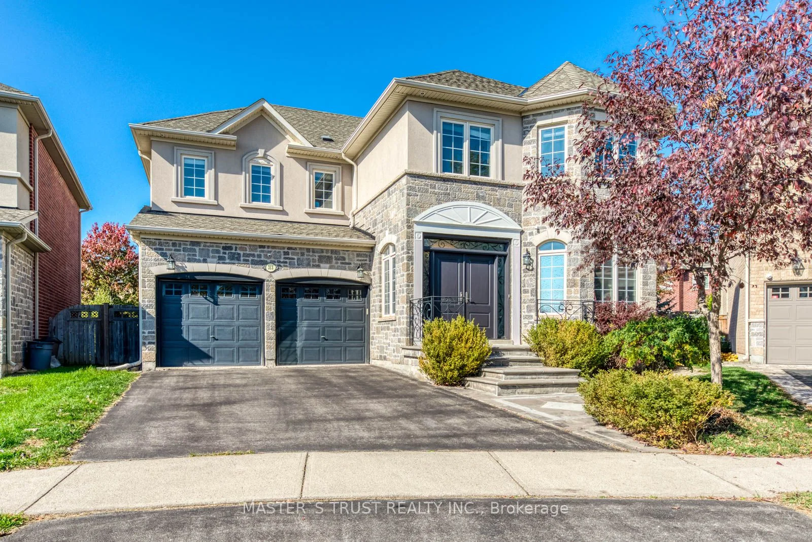 Detached in Oakville