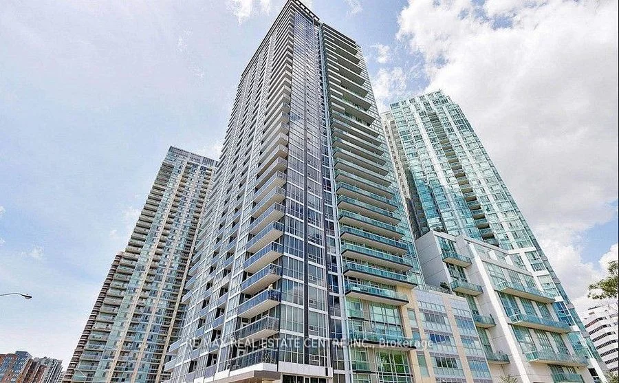 Condo Apartment in Mississauga