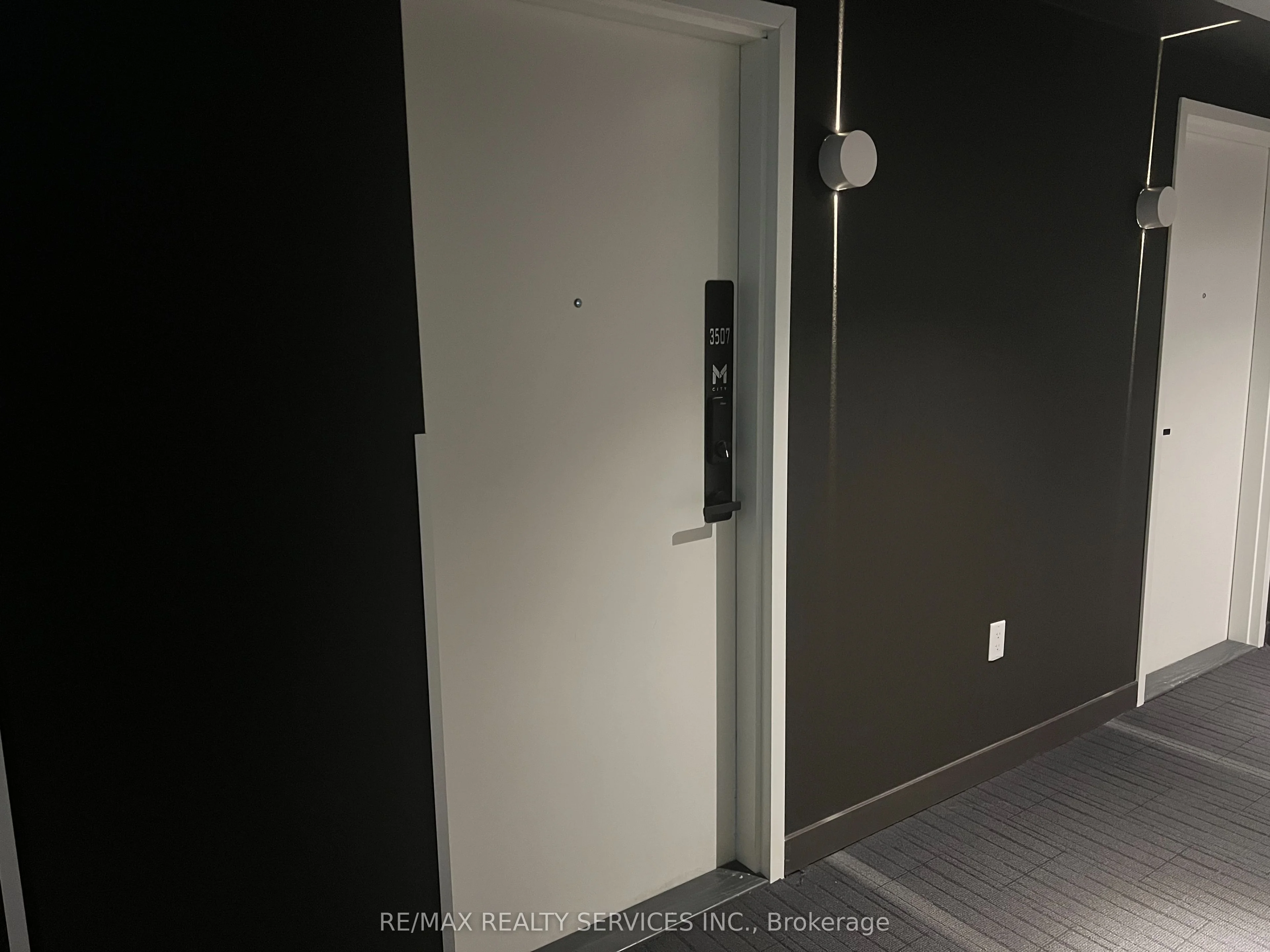 Condo Apartment in Mississauga