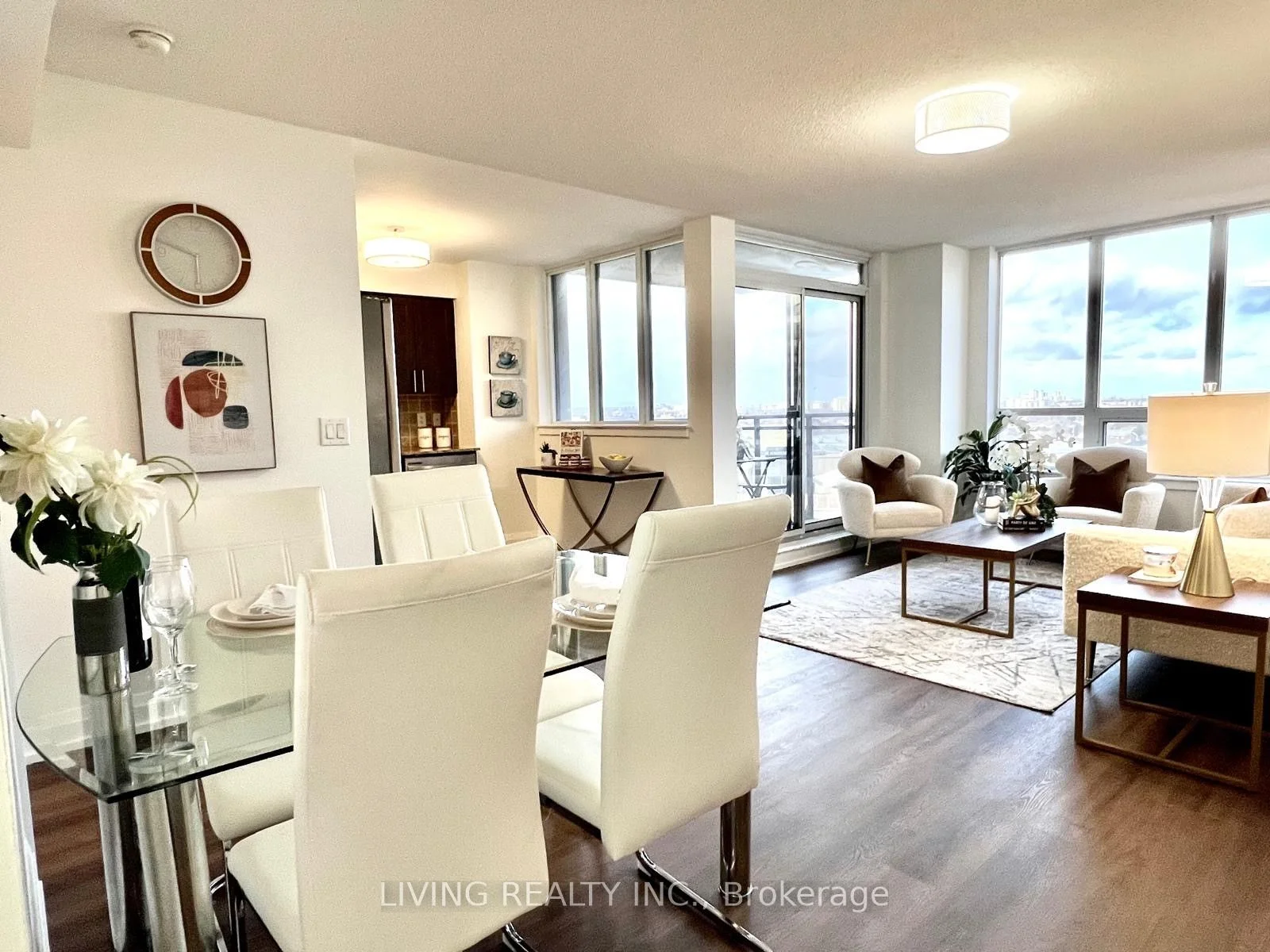 55 De Boers Drive 914, Toronto W05, On M3j 0g5