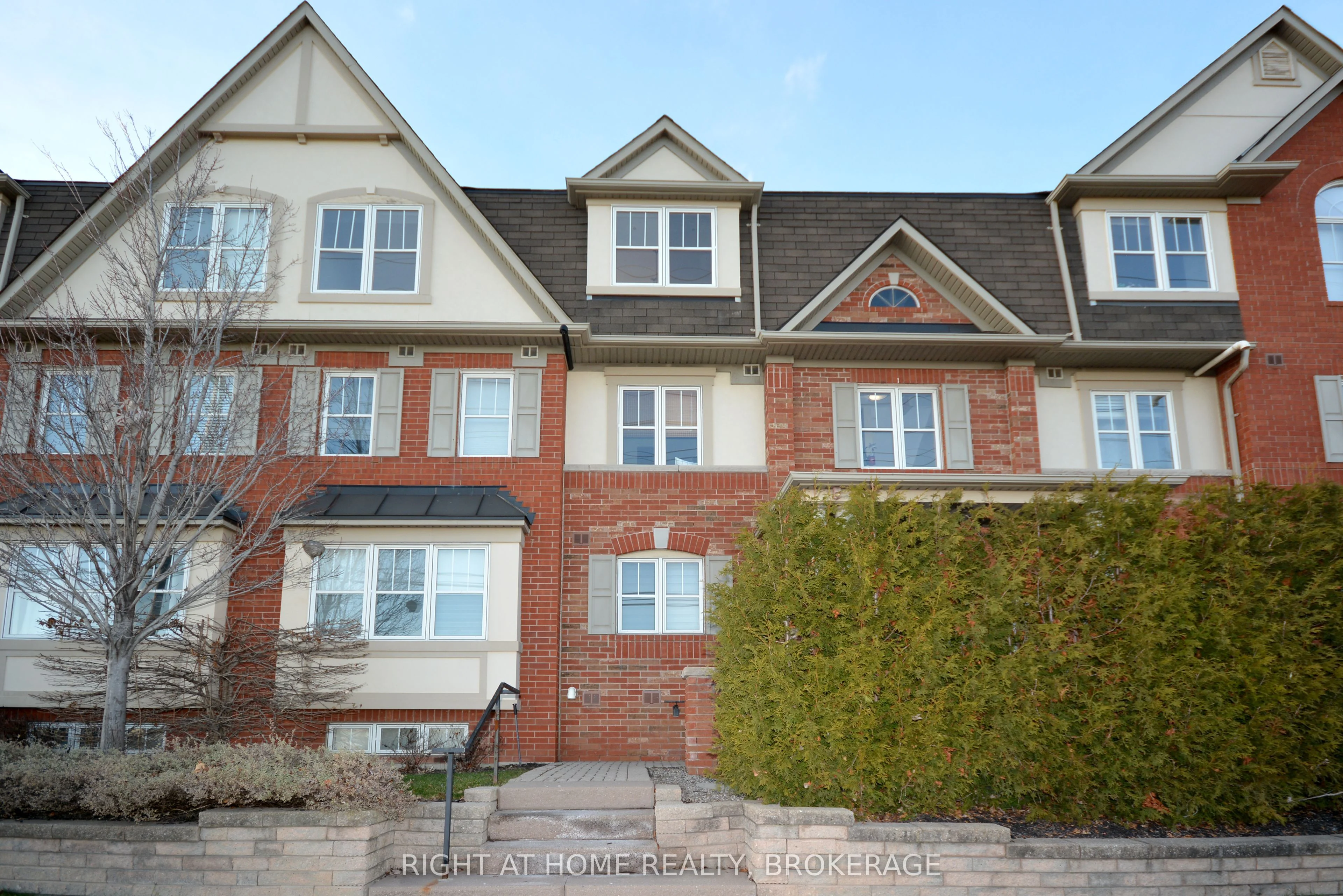 Condo Townhouse in Mississauga