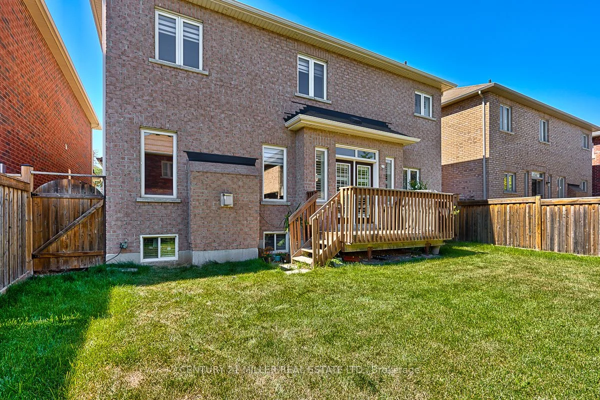 566 Alfred Hughes Avenue, Oakville, ON L6M 0P2