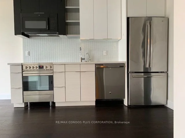 33 Shore Breeze Drive 2705, Toronto W06, On M8v 0g1