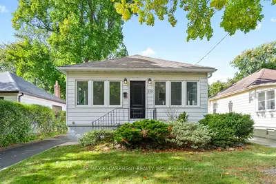 Detached in Oakville
