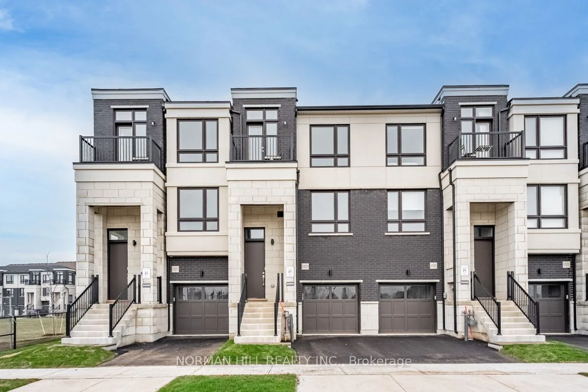 Att/Row/Townhouse in Oakville