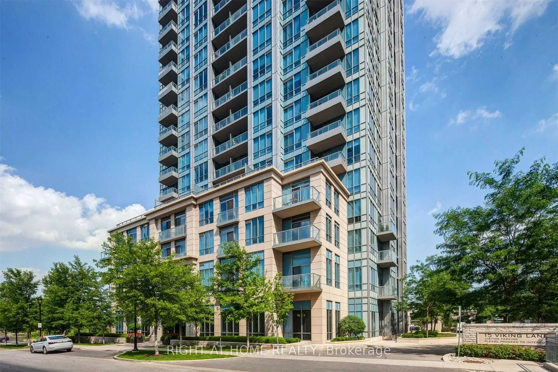15 Viking Lane 1403, Toronto W08, On M9b 0a4