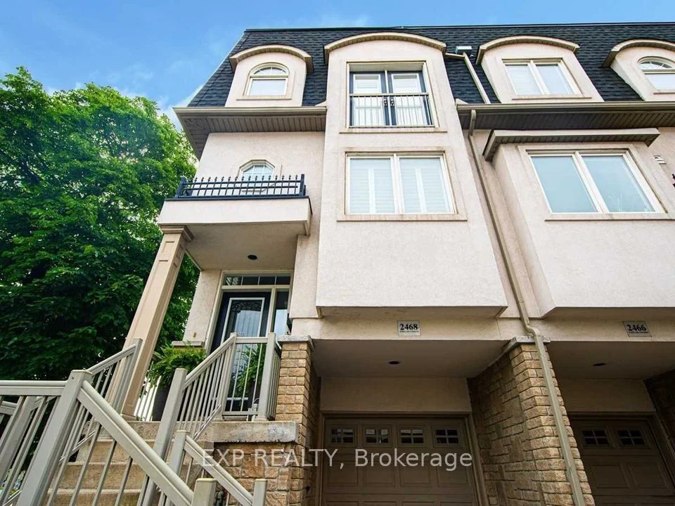 Att/Row/Townhouse in Burlington