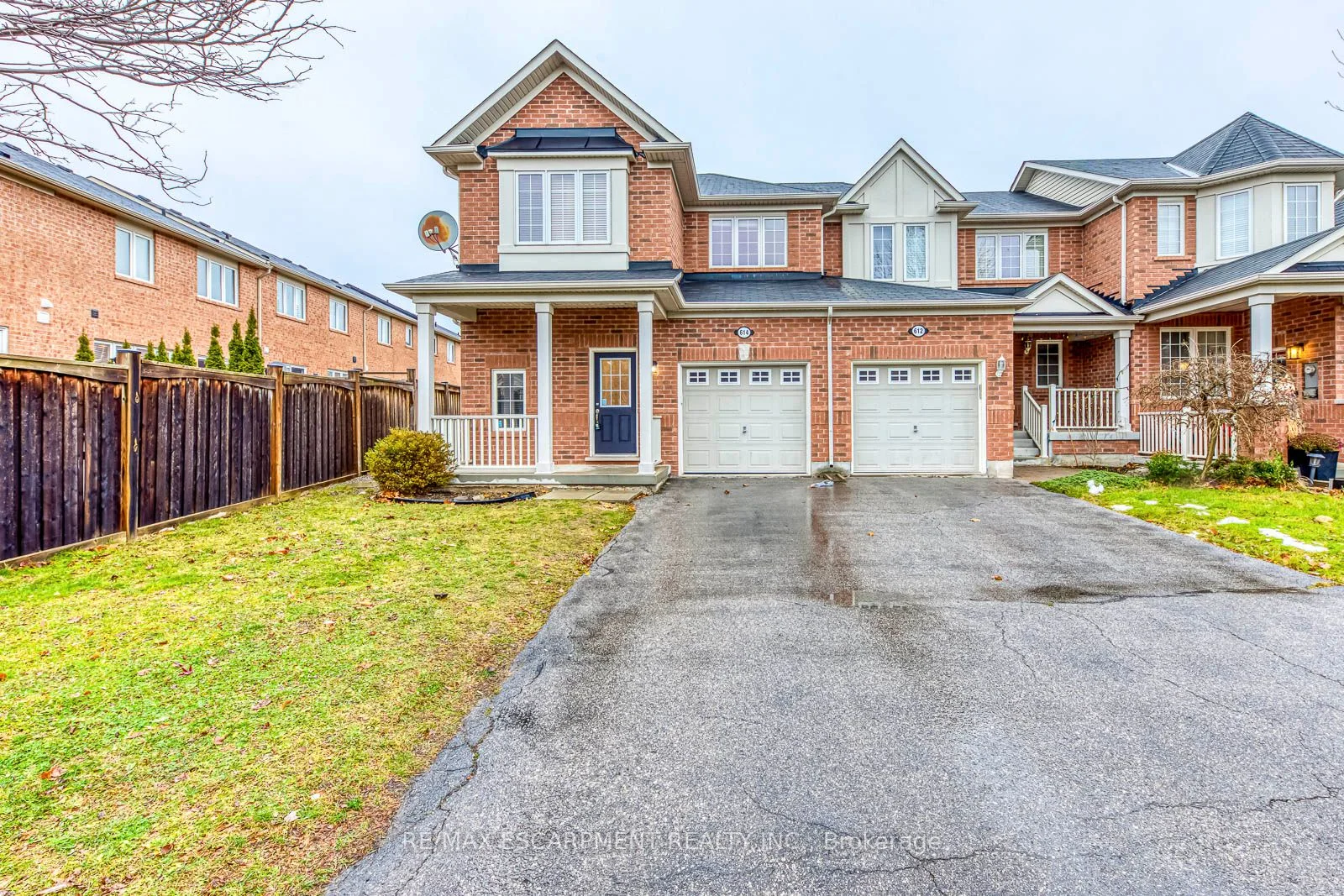 Att/Row/Townhouse in Milton