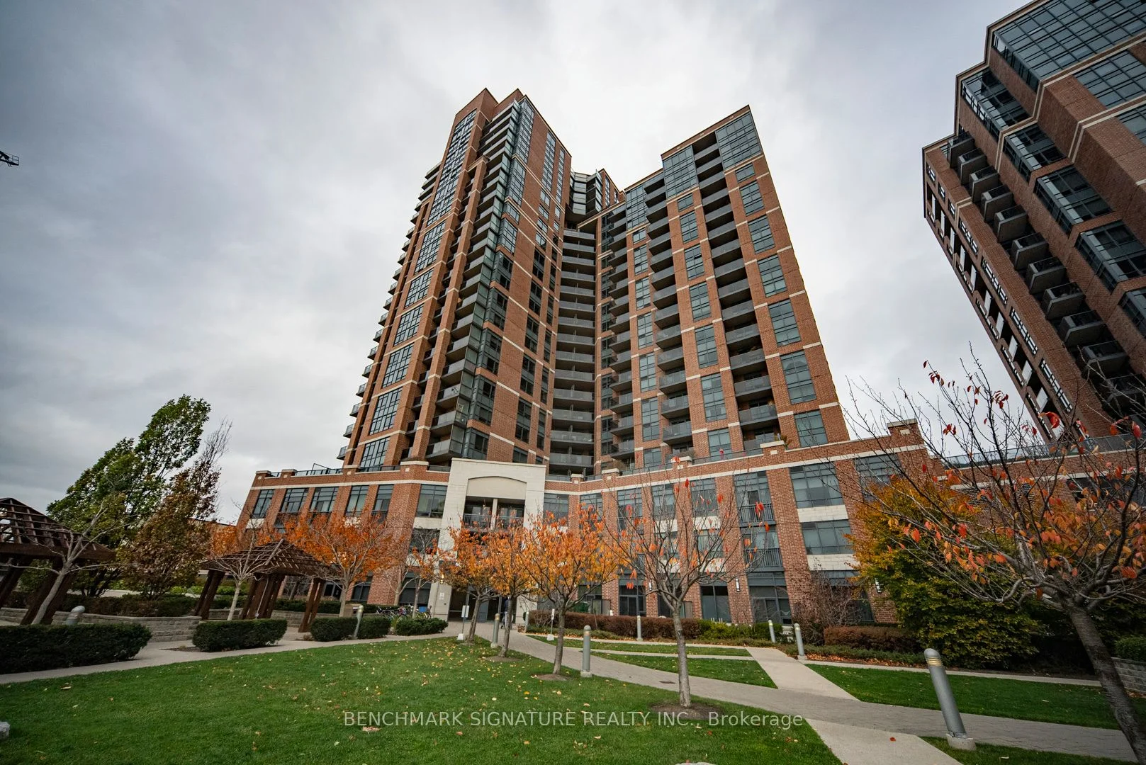 60 Heintzman Street 2101, Toronto W02, On M6p 5a1