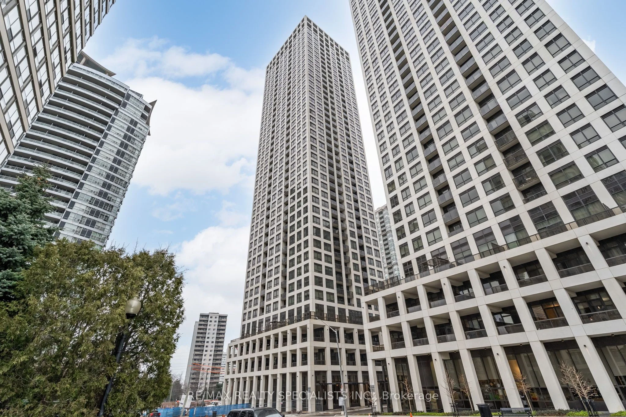 Condo Apartment in Mississauga