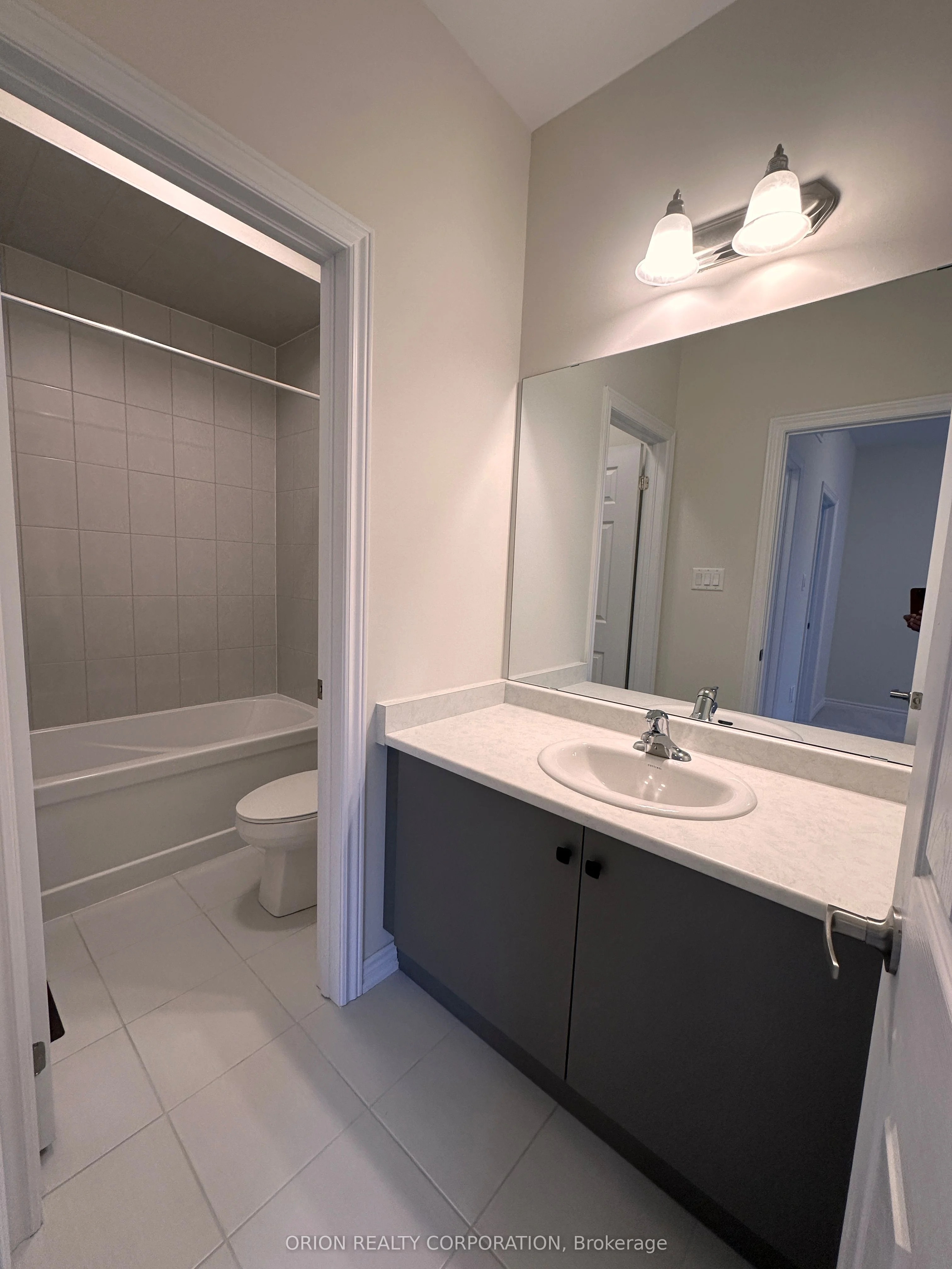 1427 Oakmont Common Drive, Burlington, ON L7P 0V8