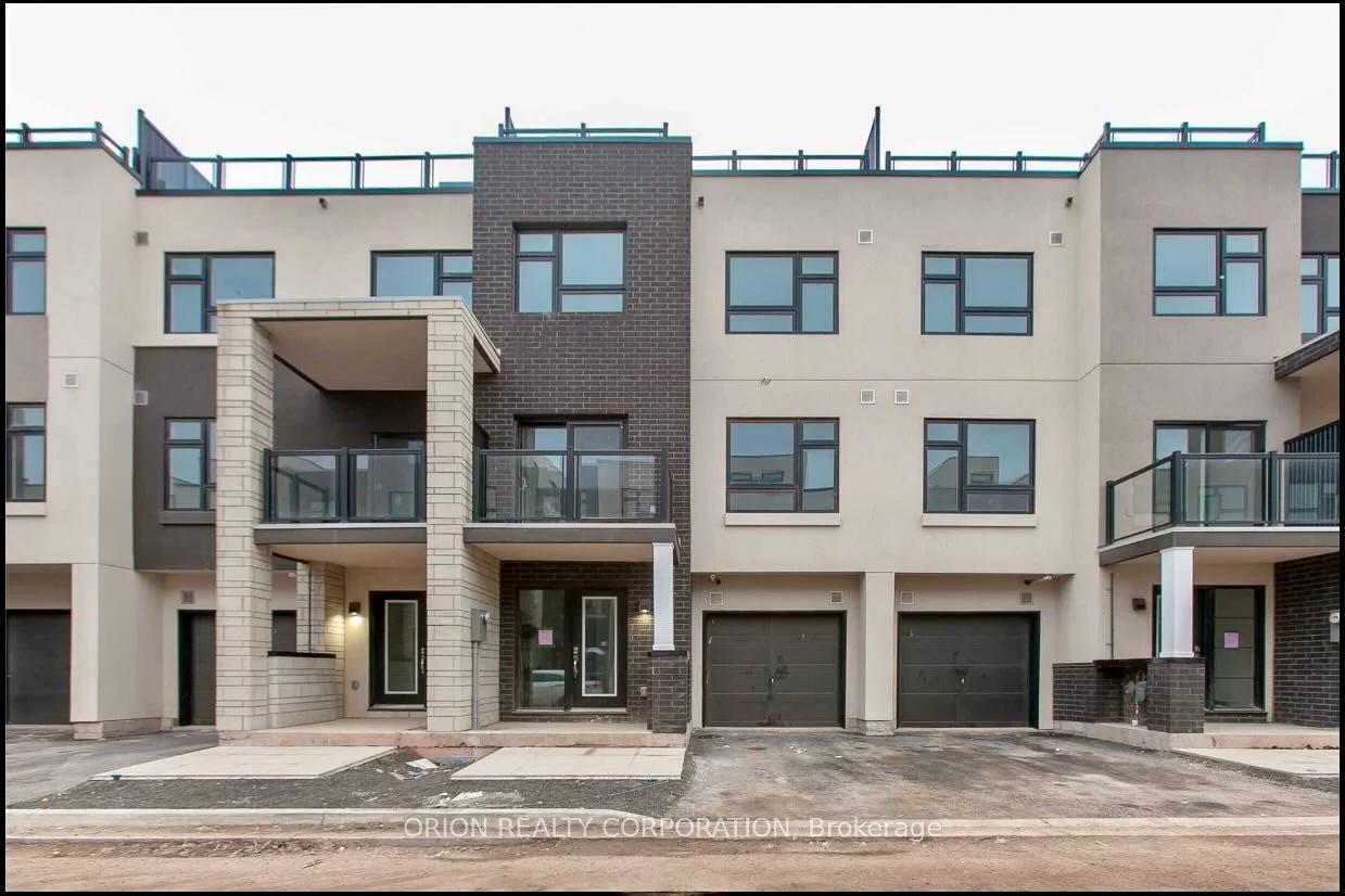 Condo Townhouse in Burlington