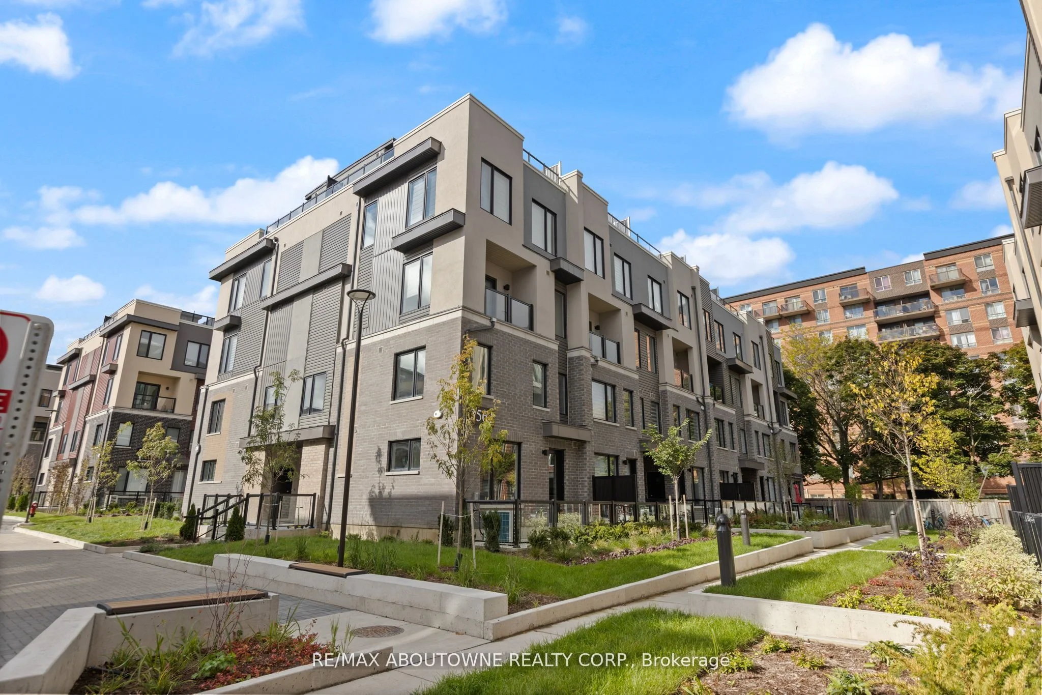 3562 Colonial Drive 16, Mississauga, On L5l 0c1