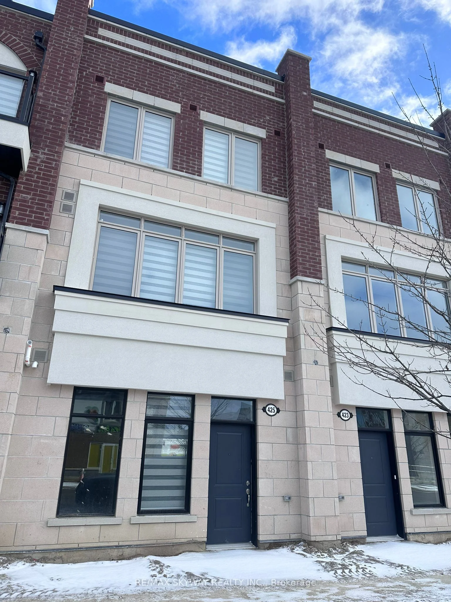 Att/Row/Townhouse in Caledon