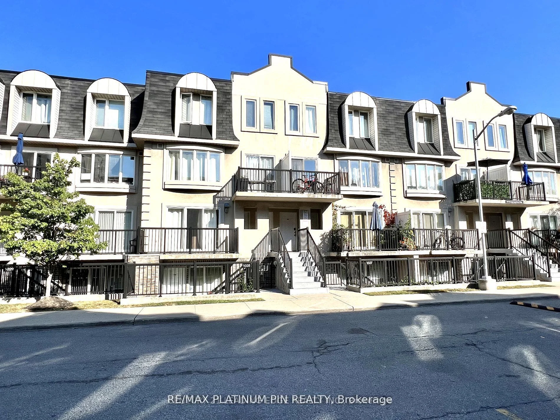Condo Apartment in Toronto
