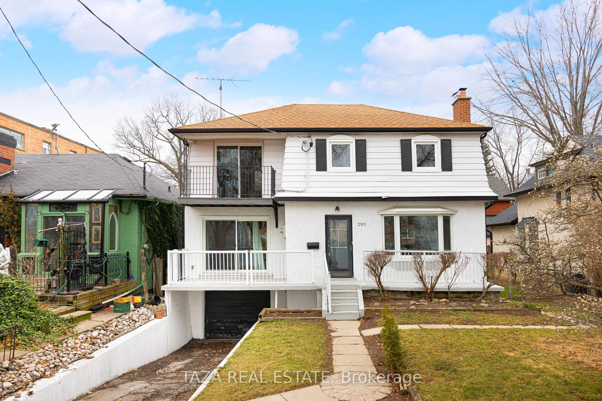 290 Lake Promenade, Toronto W06, On M8w 1b4