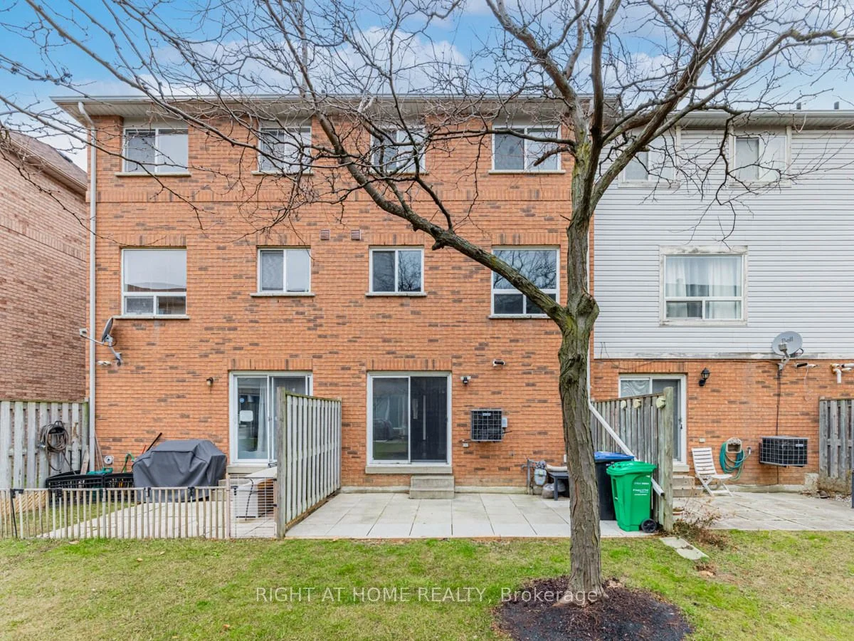 80 Acorn Place 19, Mississauga, ON L4Z 4C9