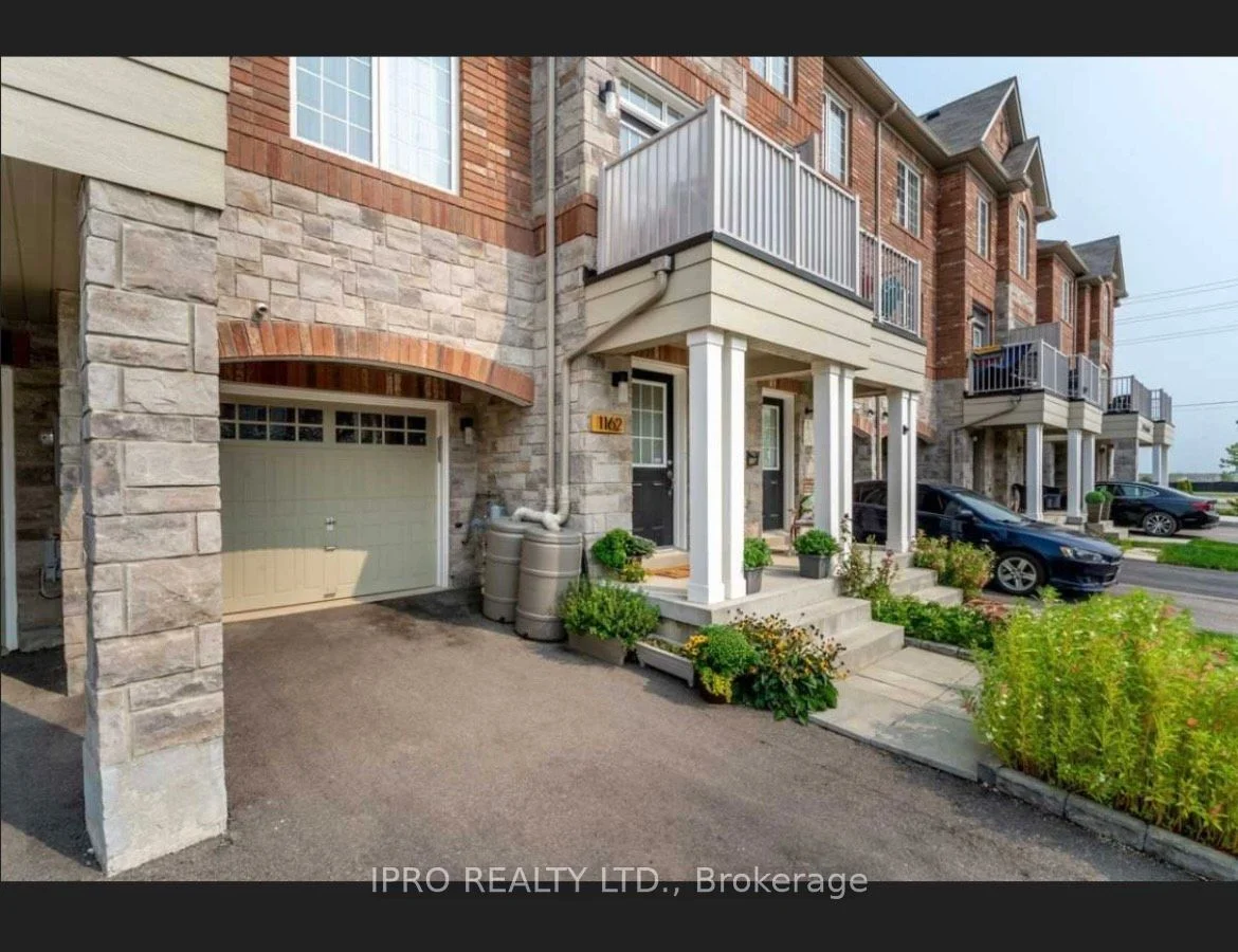 Att/Row/Townhouse in Milton