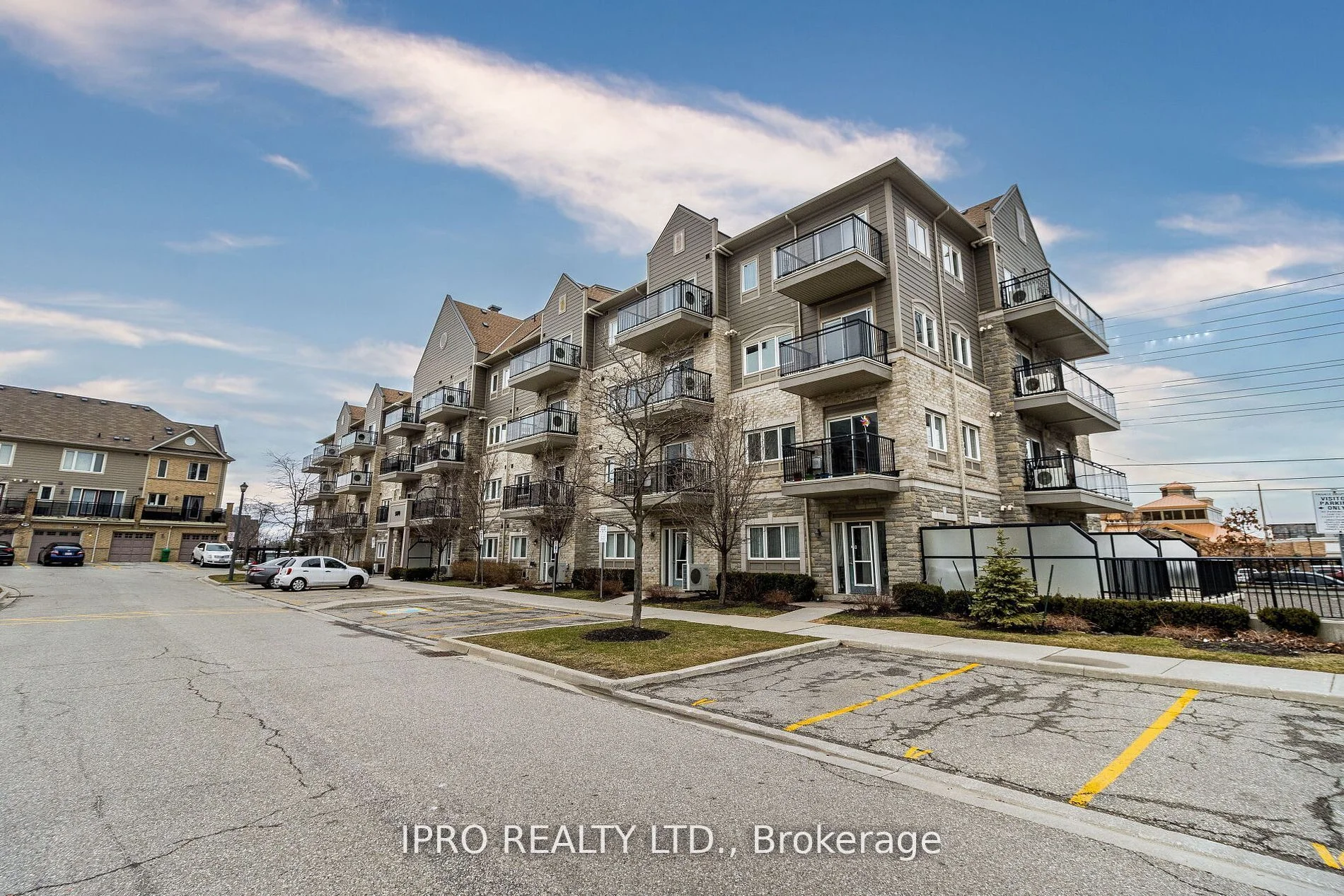 Condo Apartment in Mississauga
