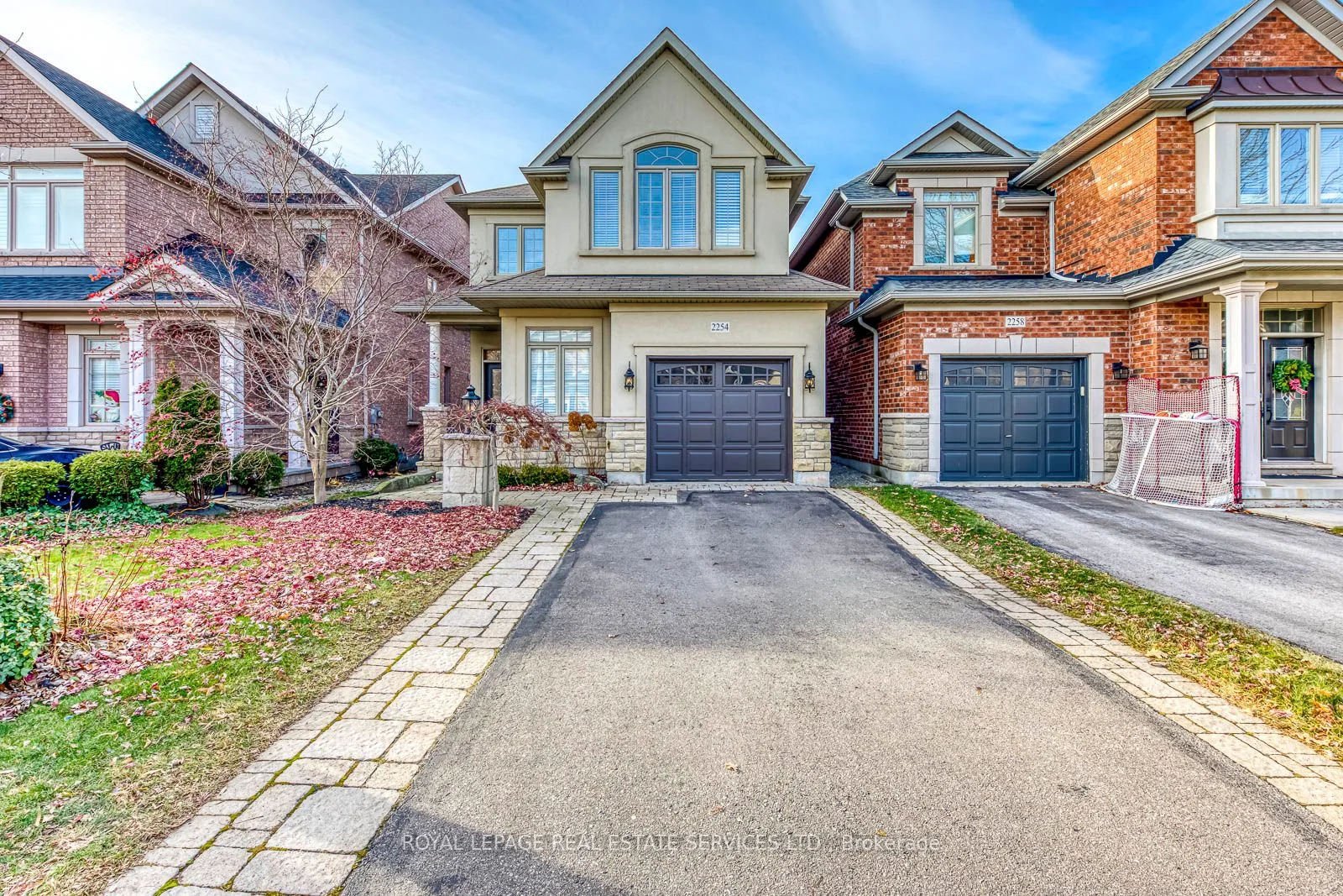 2254 Kwinter Road, Oakville, On L6m 0h2