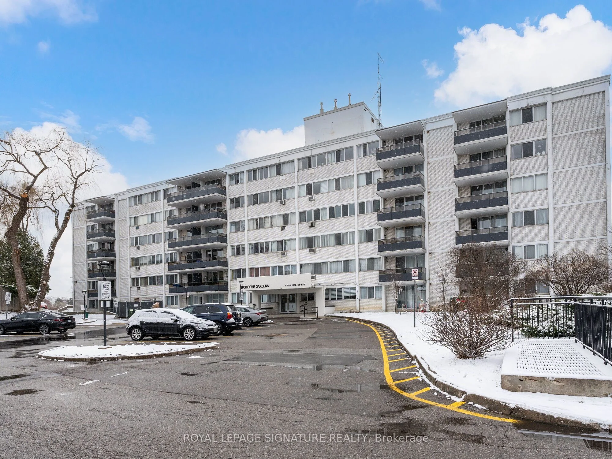 Condo Apartment in Toronto