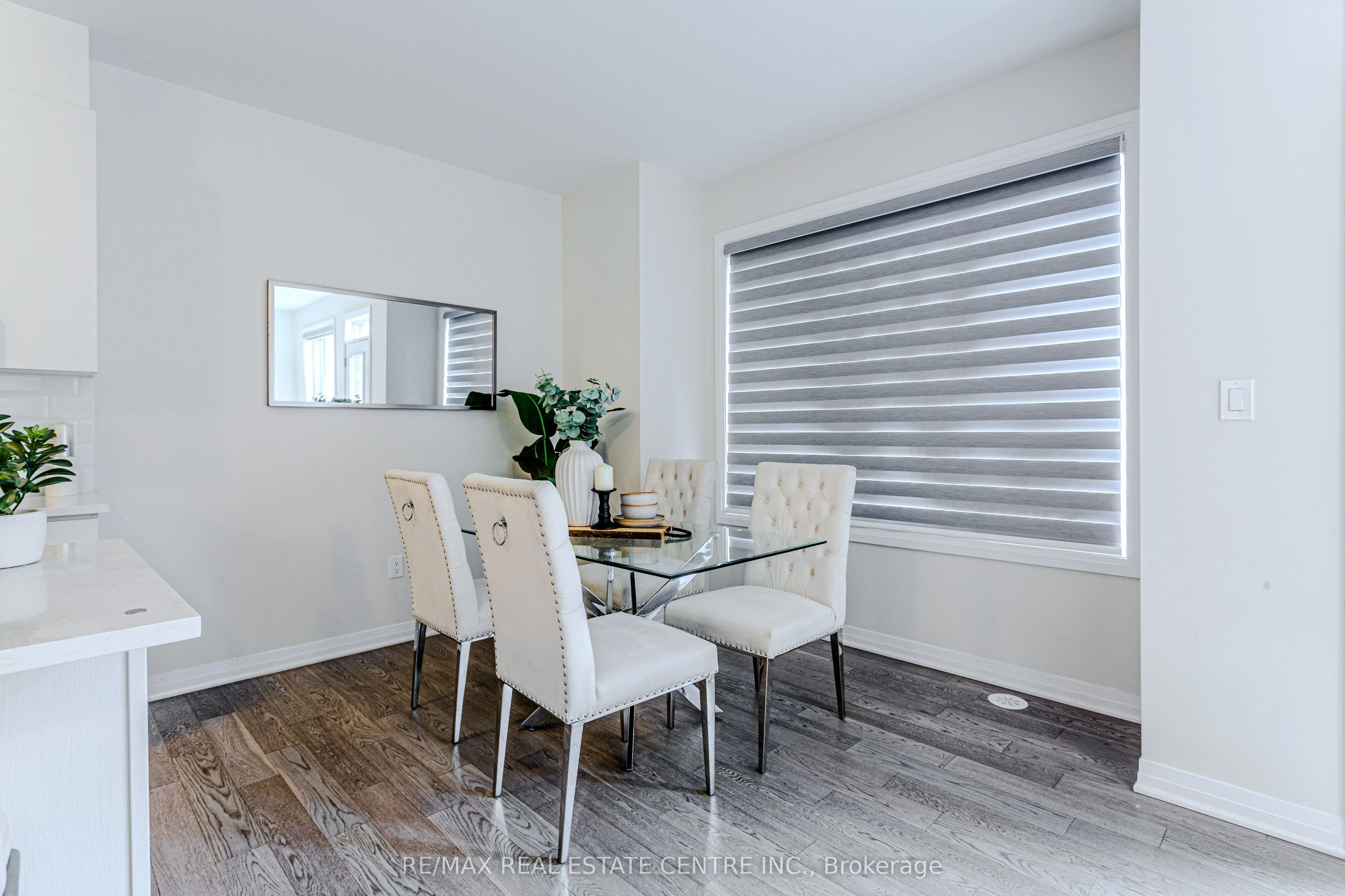 64 Settlers Road E, Oakville, ON L6H 0Y8
