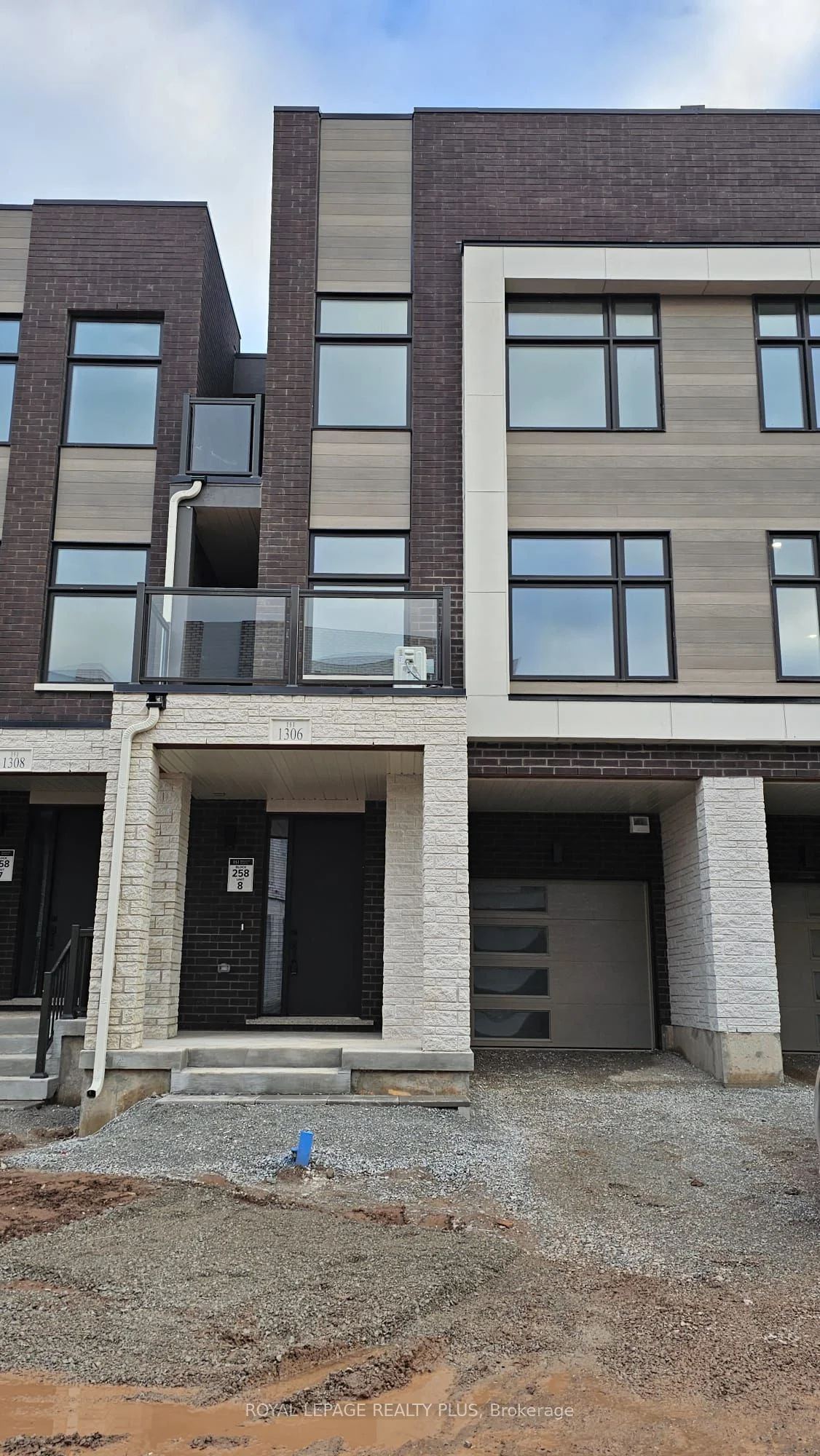 1306 Dempster Lane, Oakville, On L6h 7z2