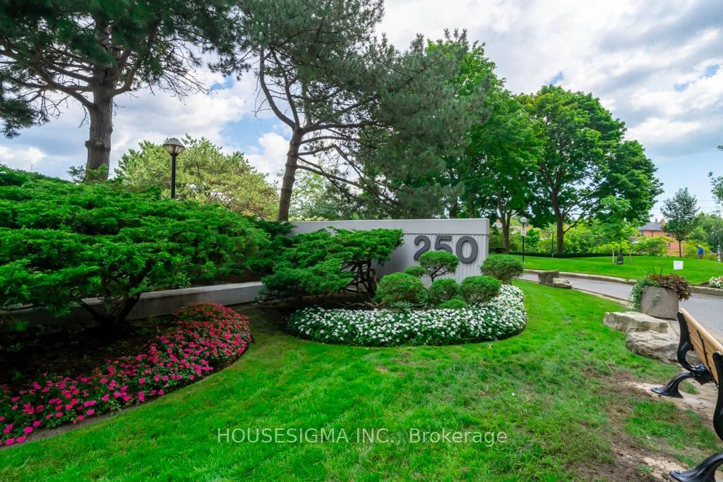 250 Scarlett Road, Toronto W03, On M6n 4x5