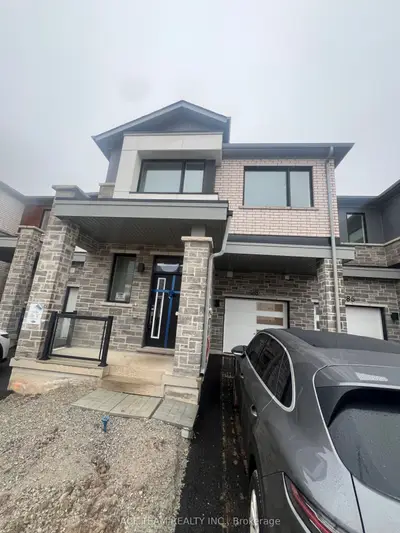 Att/Row/Townhouse in Milton