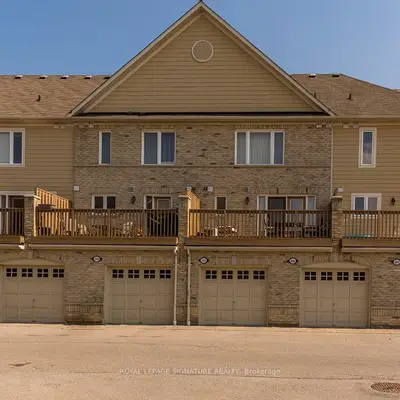 Condo Townhouse in Mississauga