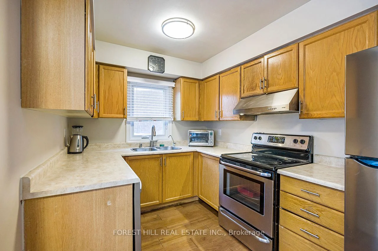 4076 Colonial Drive, Mississauga, On L5l 4k1