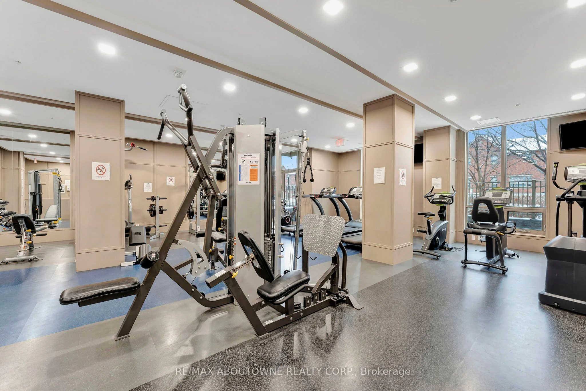 2470 Prince Micheal Drive 306, Oakville, ON L6H 0G9