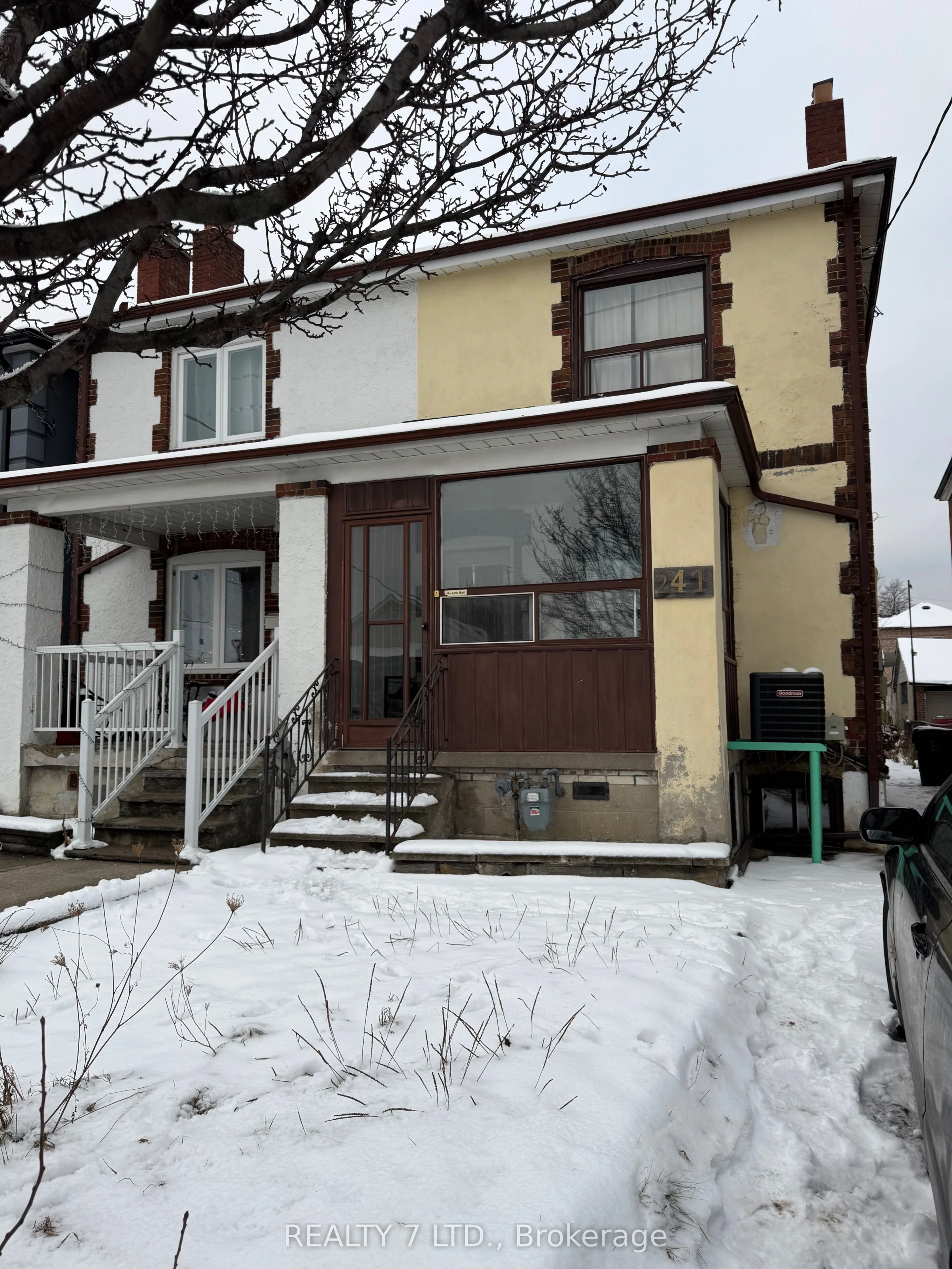 241 Dunraven Drive Bsmt, Toronto W03, On M6m 1h8